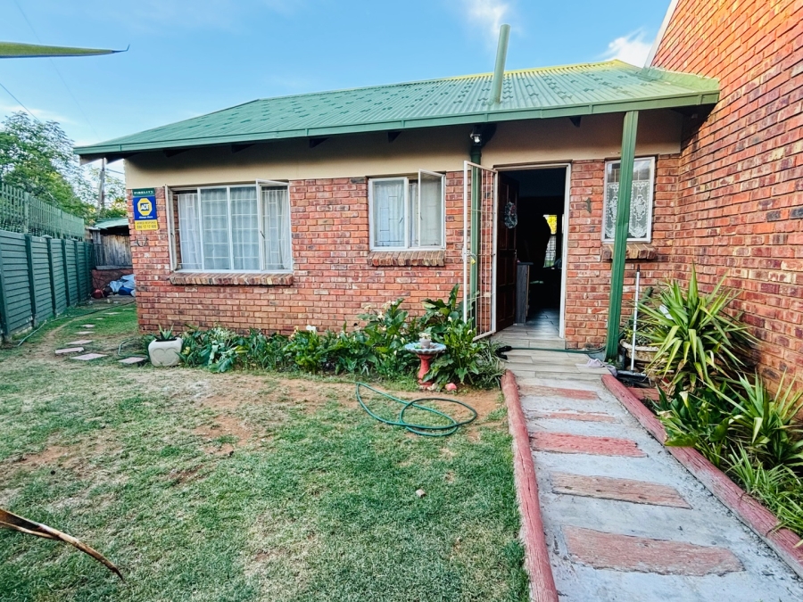 2 Bedroom Property for Sale in Uitsig Free State